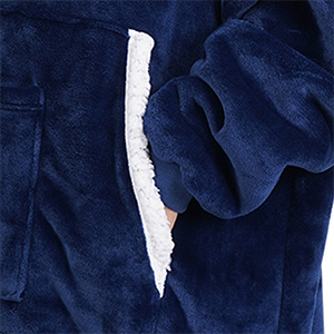 Hoodie Detail mit Tasche